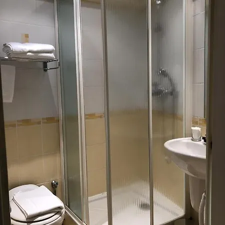 酒店 Le Cabouillet LʼIsle-Adam